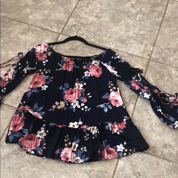 Top - Picture 4 of 4